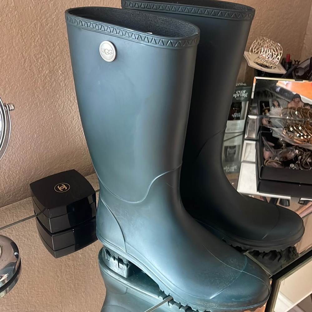 UGG rain boots